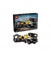 Technic - Autocarro Volvo FMX ed Escavatore Elettrico EC230